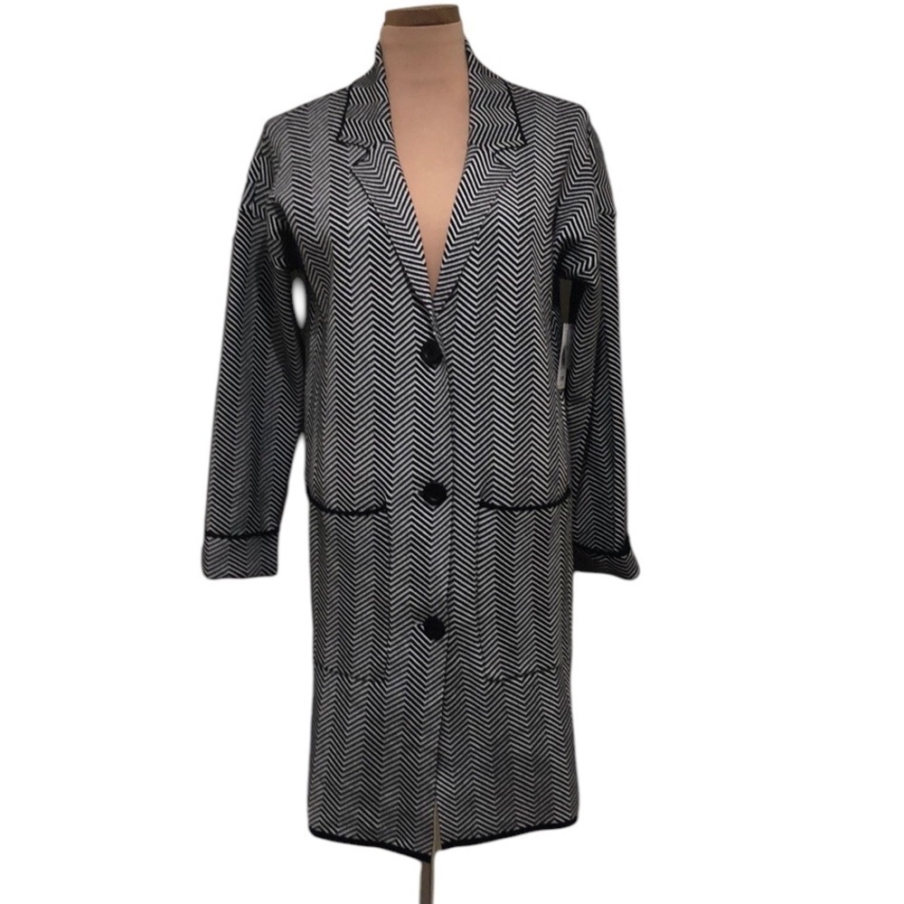 NWT Nine West Coat Size Small Black White Chevron Print